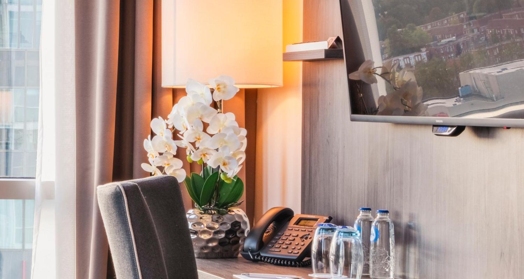 Plaza Premium Алмере Экстерьер фото