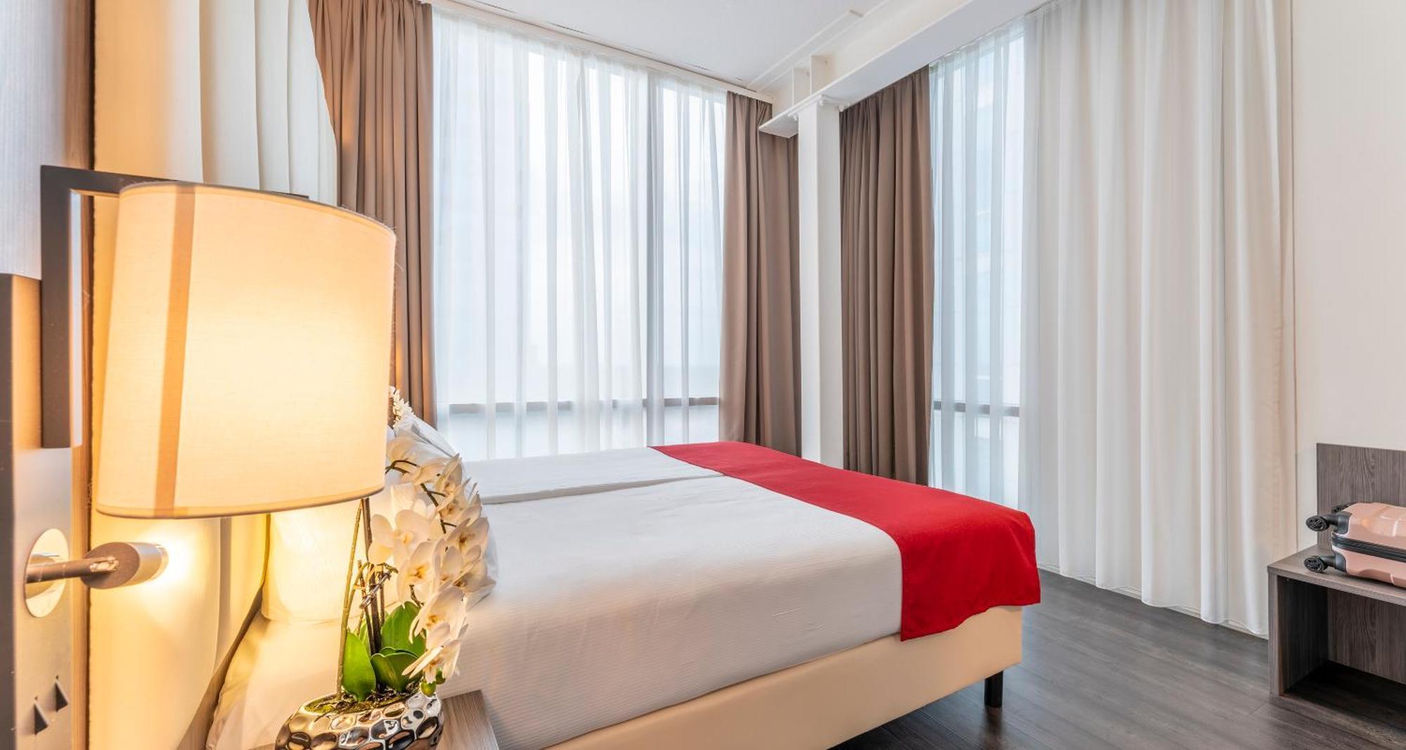 Plaza Premium Алмере Экстерьер фото