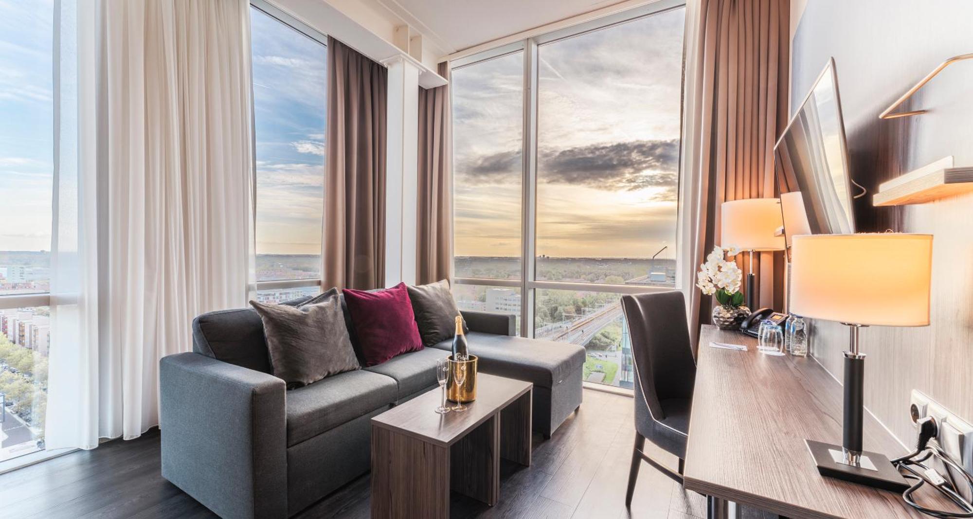 Plaza Premium Алмере Экстерьер фото
