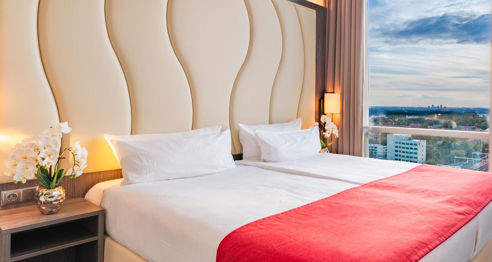 Plaza Premium Алмере Экстерьер фото