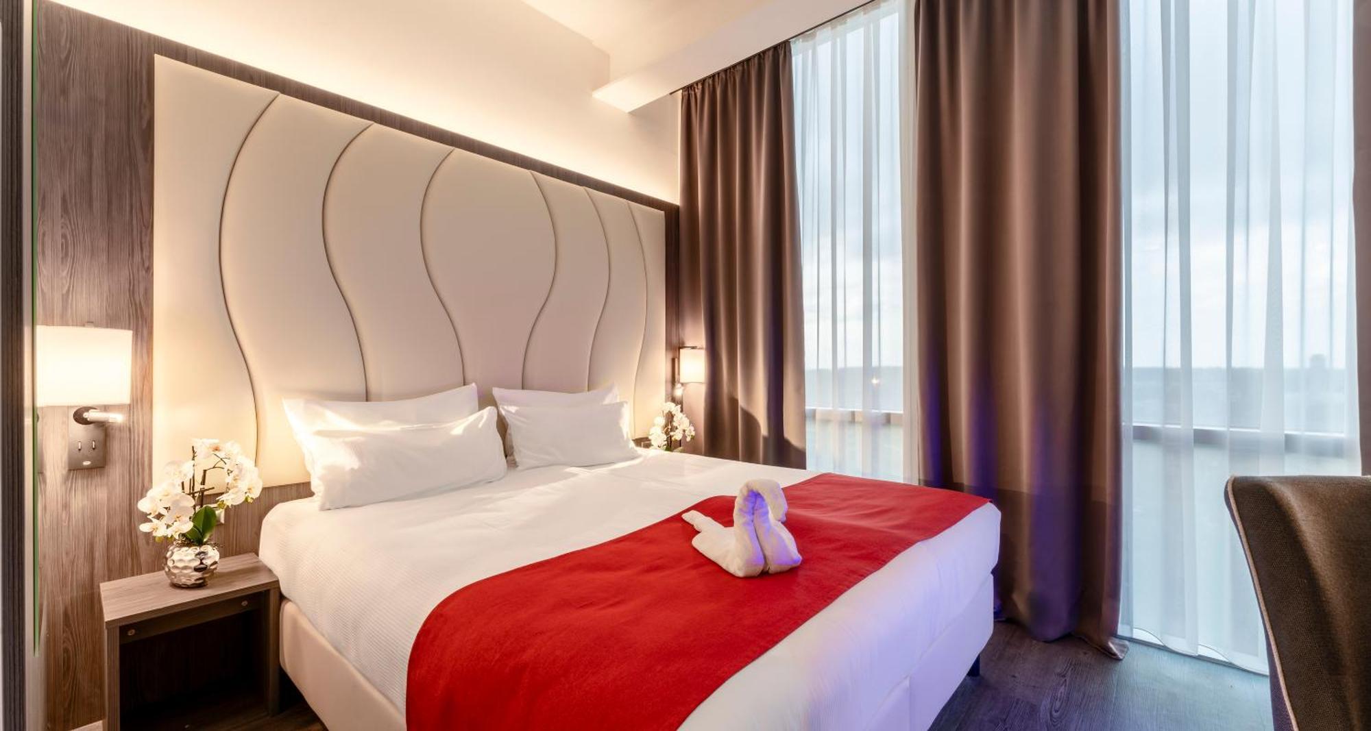 Plaza Premium Алмере Экстерьер фото