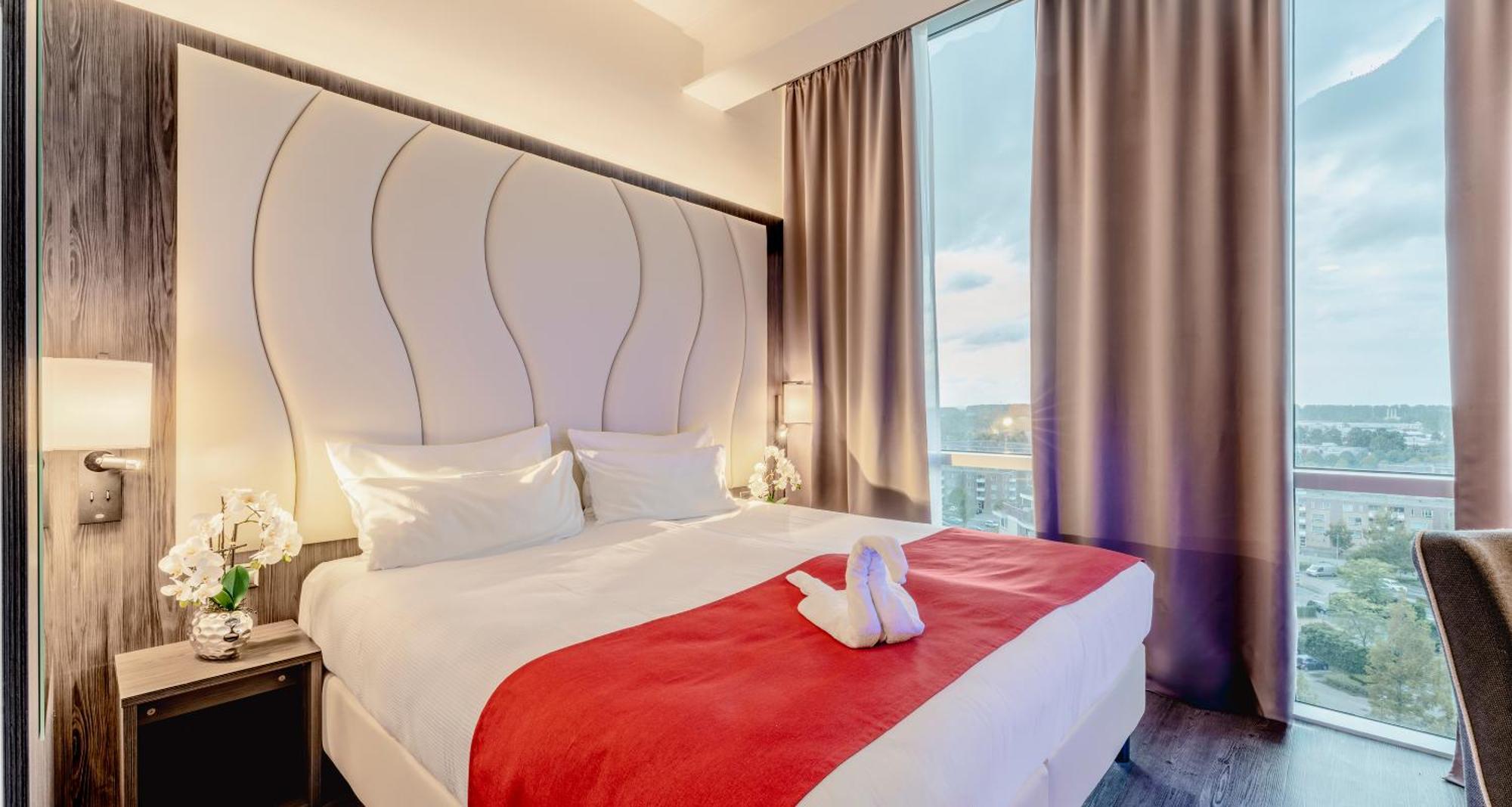 Plaza Premium Алмере Экстерьер фото