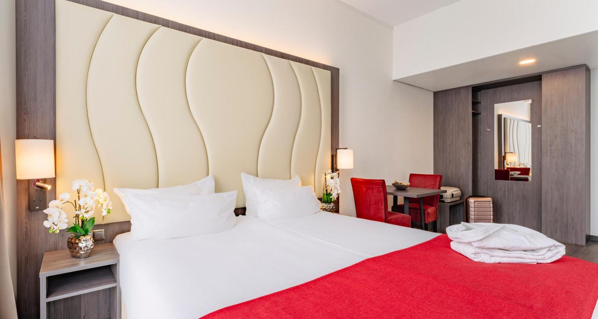 Plaza Premium Алмере Номер фото