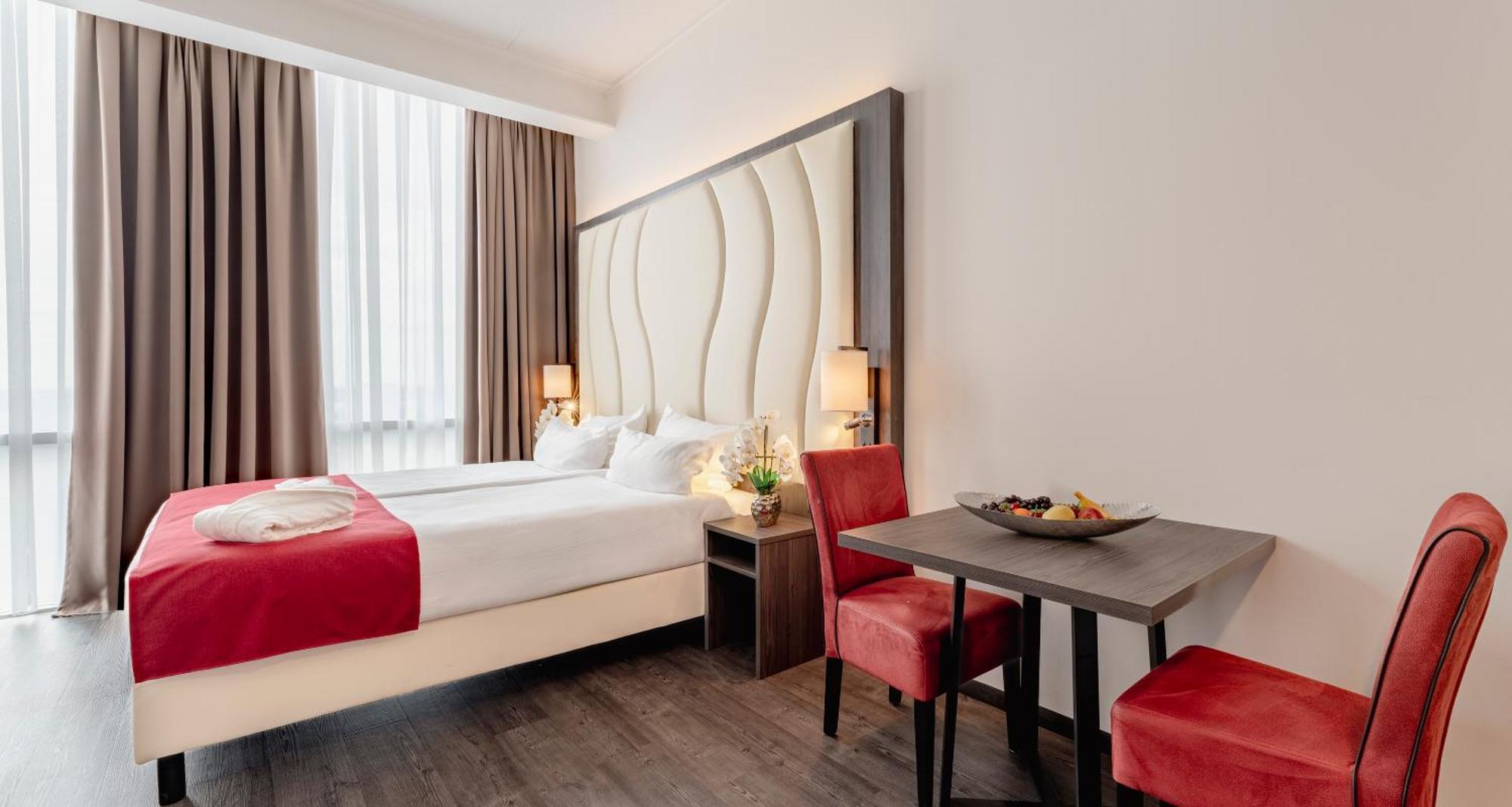 Plaza Premium Алмере Экстерьер фото