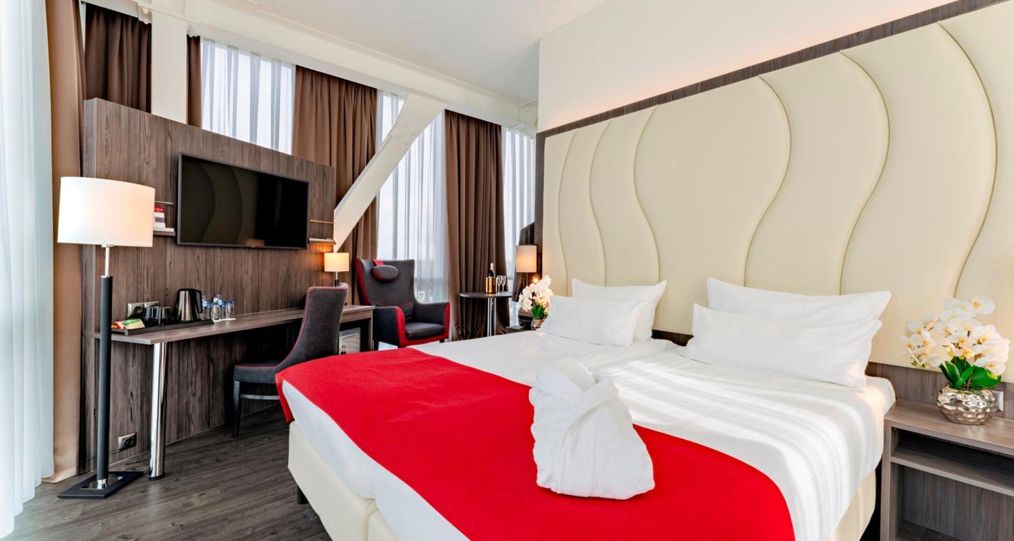 Plaza Premium Алмере Экстерьер фото
