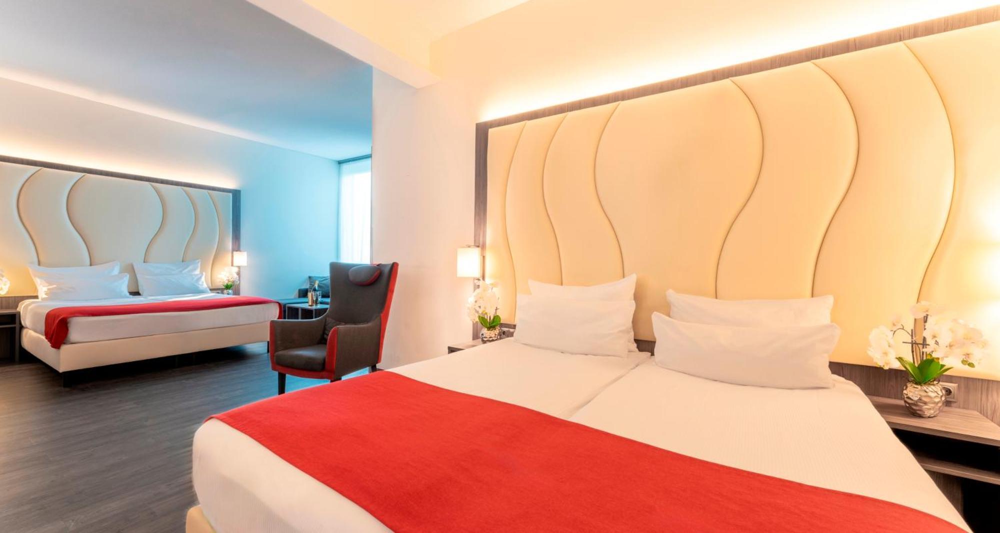 Plaza Premium Алмере Экстерьер фото