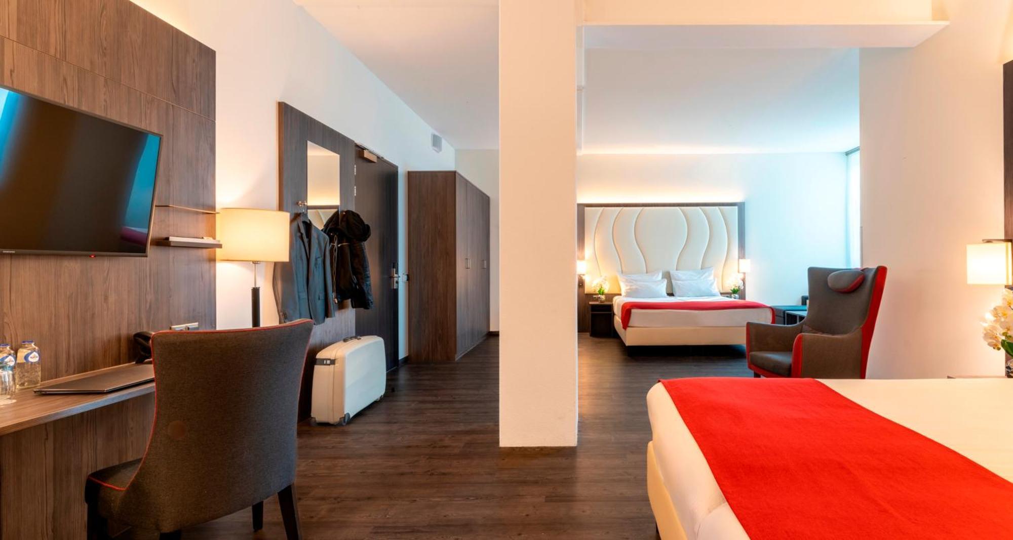 Plaza Premium Алмере Экстерьер фото