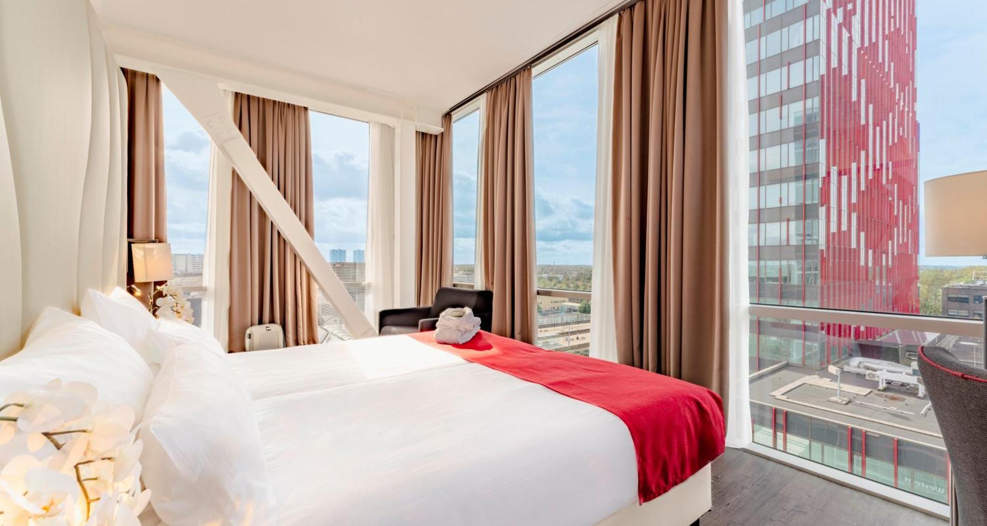Plaza Premium Алмере Экстерьер фото